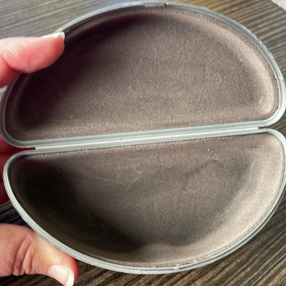 Prada Sunglasses with case - Picture 9 of 9